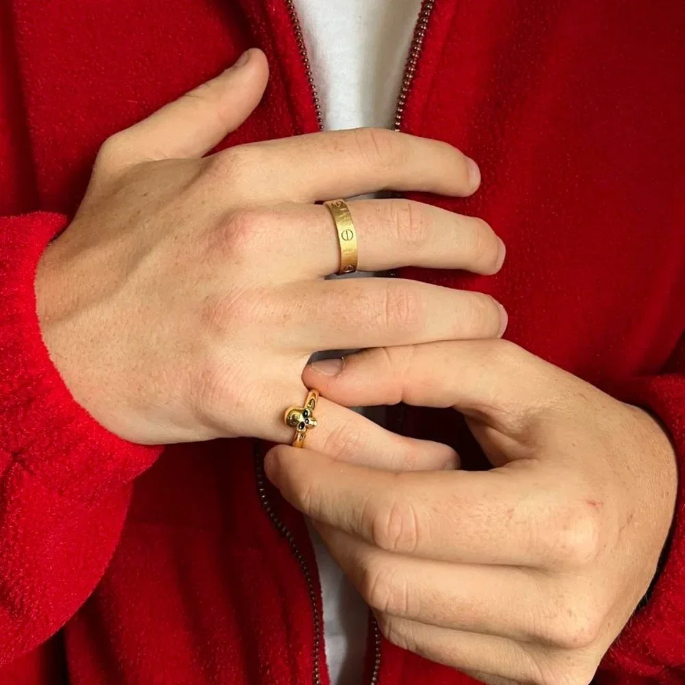 Y2K 2000s vintage retro style gold skull ring